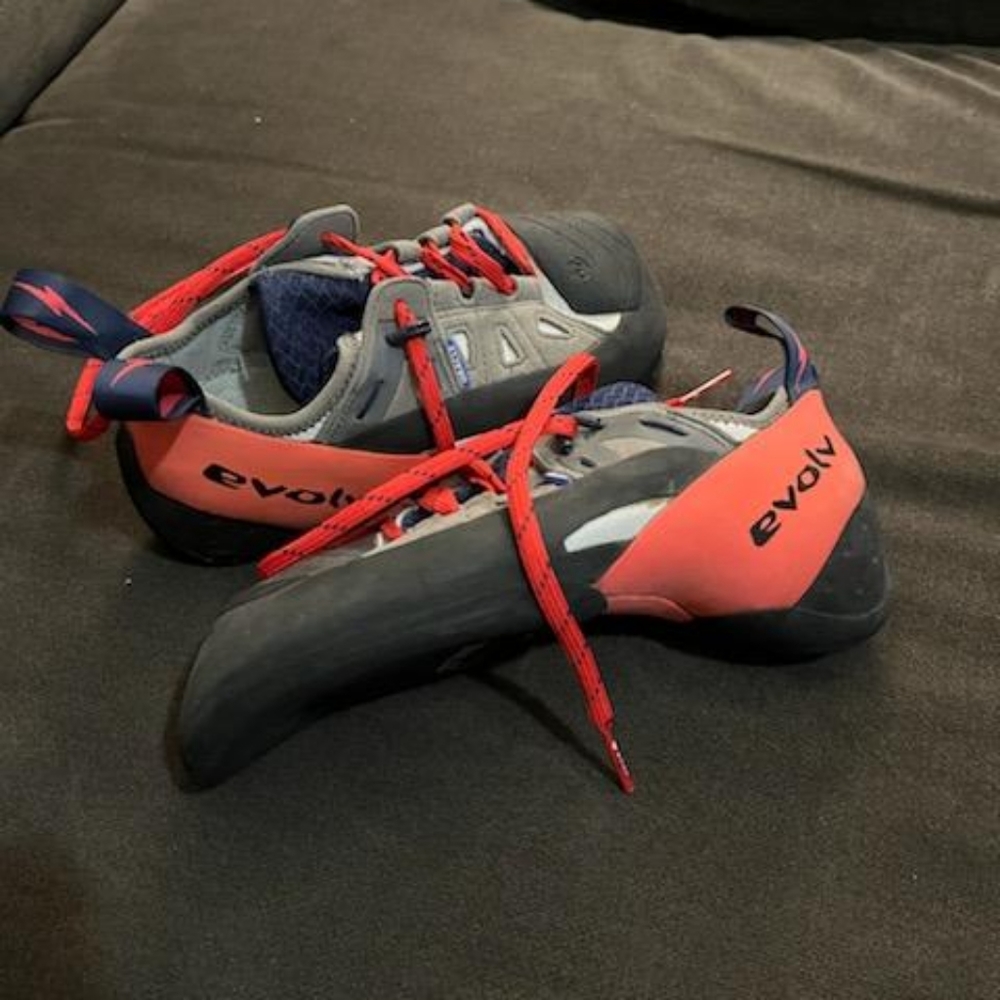 NEW Evolv Oracles Climbing Shoes